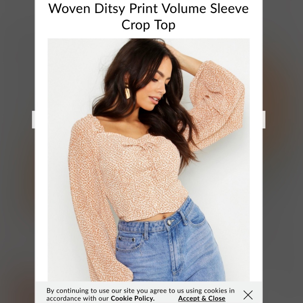 Boohoo woven ditsy print volume top -bell sleeves